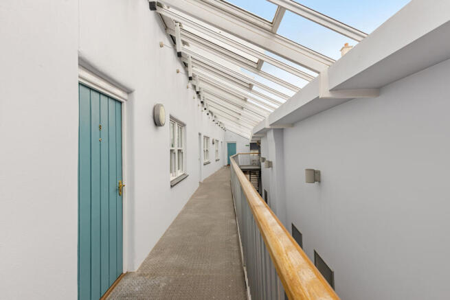 A04 - Flat 9 Kings Market Kingsbridge - 260514
