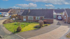 6, The Rowans, Leicester LE8 5TF