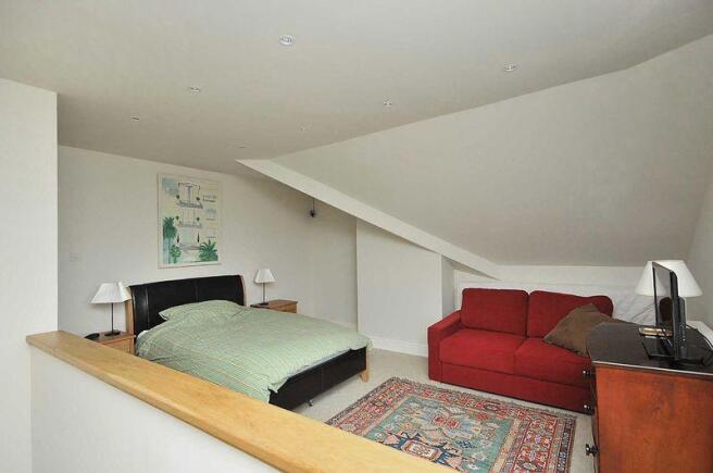 Guest bedroom