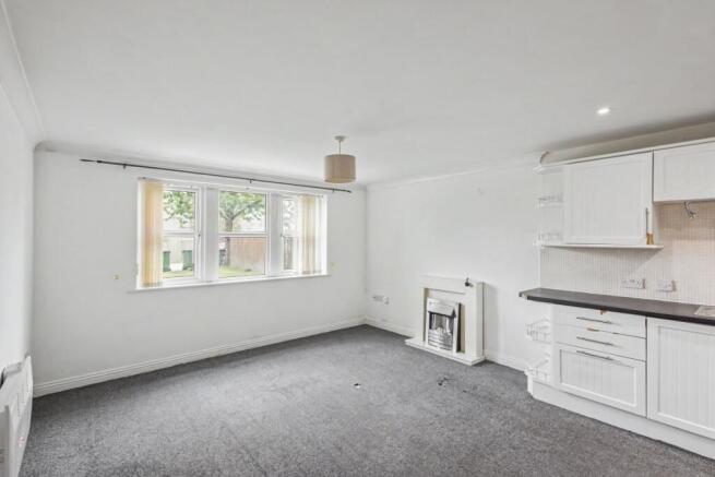 2 bed Apartment for sale Image 4