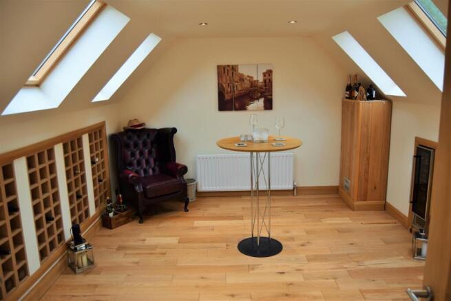 5 bed Detached to rent Image 8