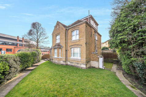 Farnham Road, Guildford, Surrey, GU1