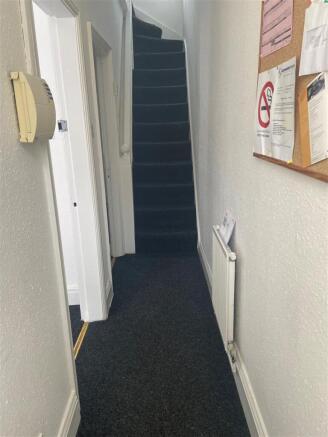 2 bed House Share to rent Image 5