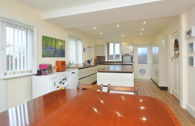 resizedKitchen1.jpg