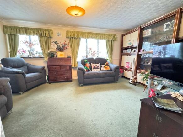 Sitting Room 1.jpg
