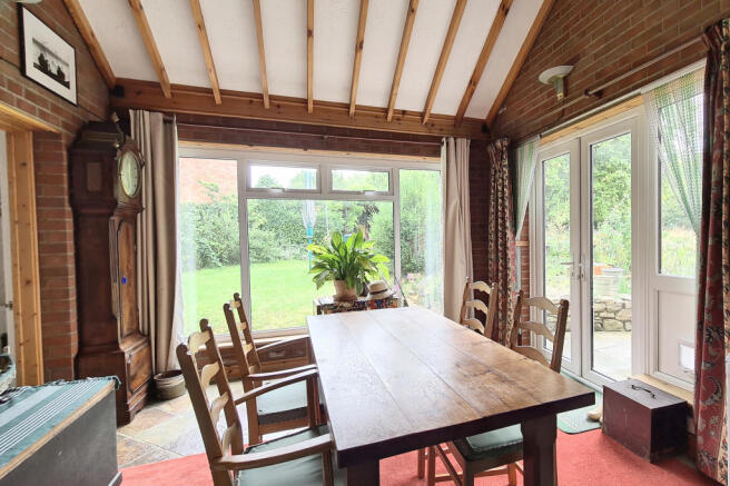 GARDEN ROOM