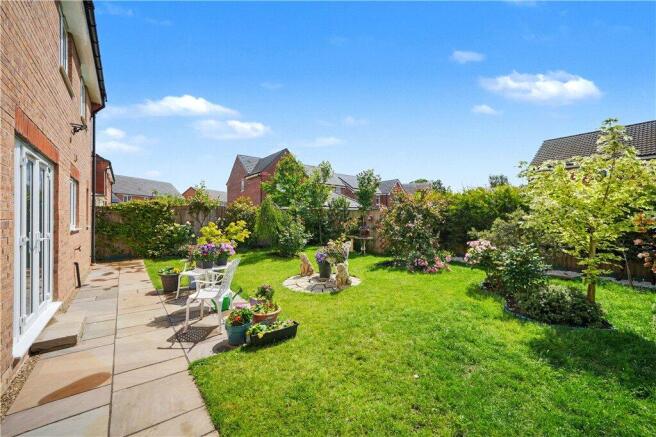 4 bed Detached for sale Image 8