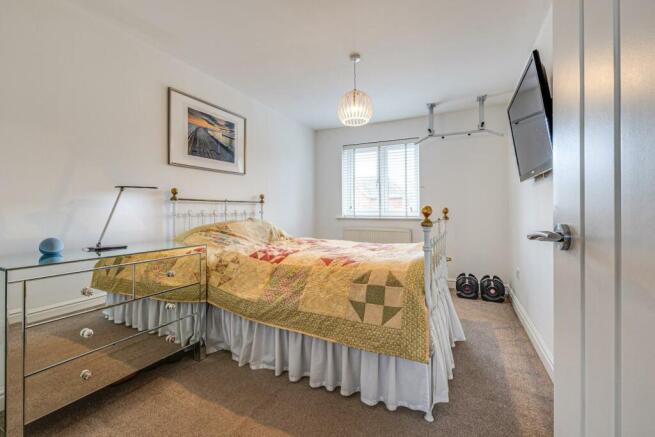 BEDROOM 2