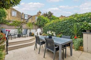 11, Hurlingham Court Mansions, Hurlingham Road, London SW6 3QZ