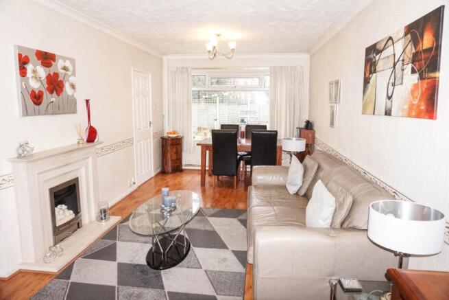 Lounge/Dining Room
