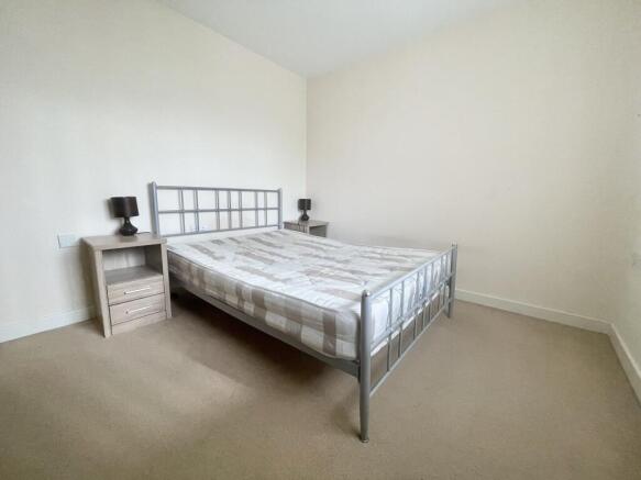 1 bed Apartment to rent Image 12