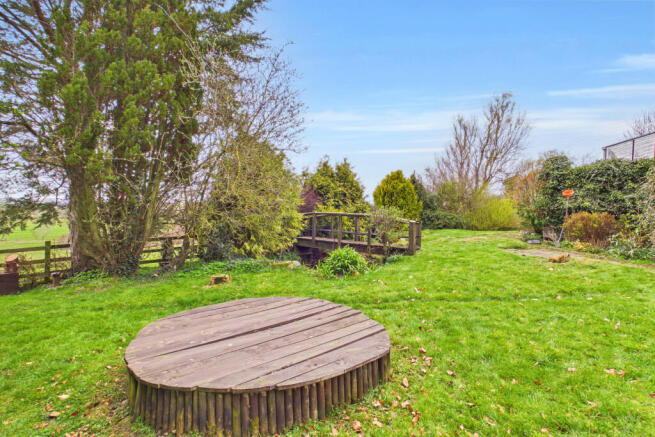 CAM04201G0-PR0159-STILL008