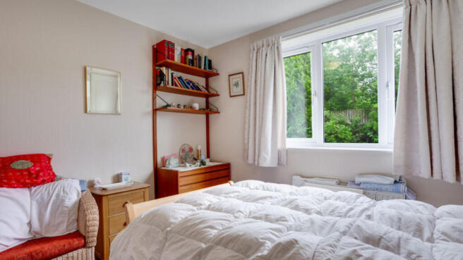 2 bed Flat for sale Image 6