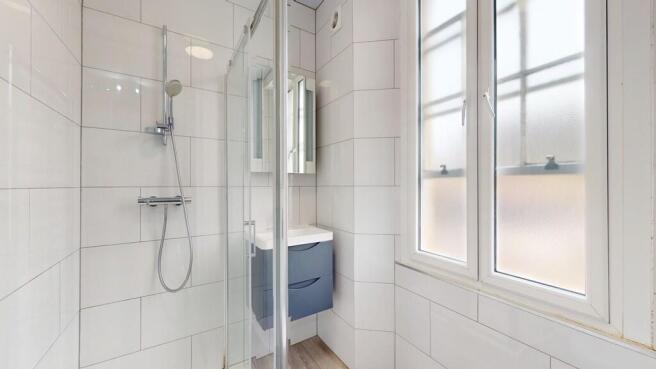 Bathroom - Angle ...