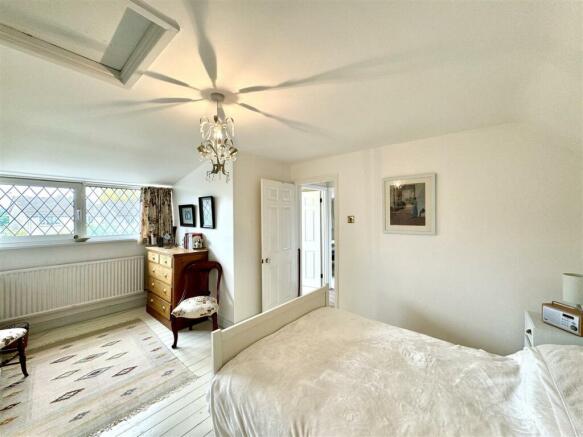 BEDROOM 2
