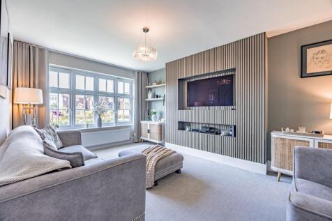 Ringway Avenue, Woodford, SK7