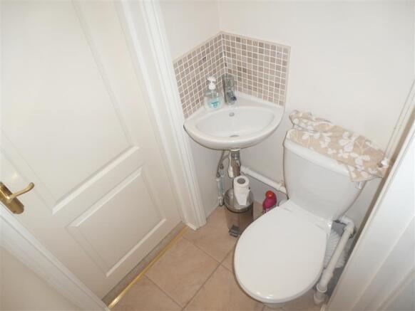 Cloakroom/wc