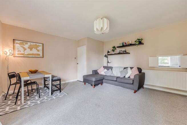 flat-courtlands-crescent-banstead-111.jpg