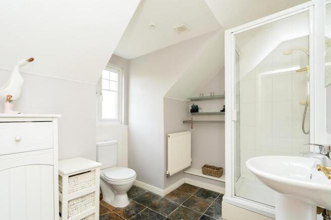 EN SUITE