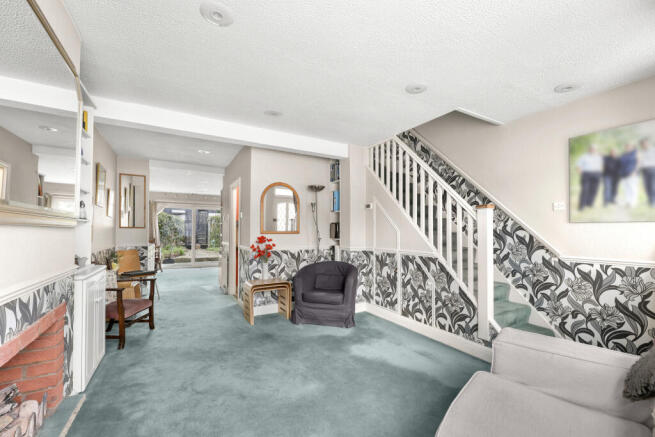 Uplands Road, Woodford Green, IG8 photo 4