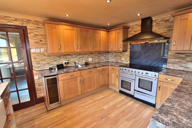 3 bed Detached Bungalow for sale Image 7
