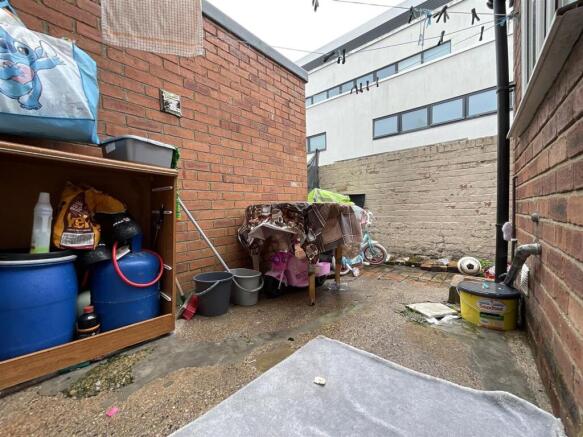 3 bed Terraced for sale Image 5