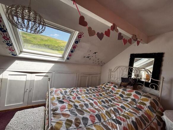 4 bed Terraced for sale Image 6