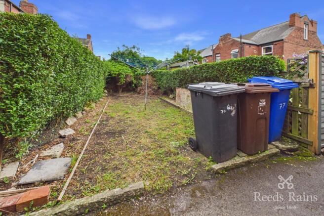 3 bed Terraced to rent Image 9