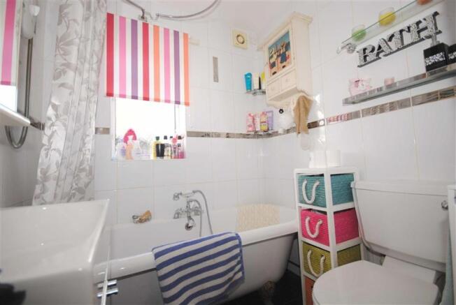 COMBINED BATHROOM/WC