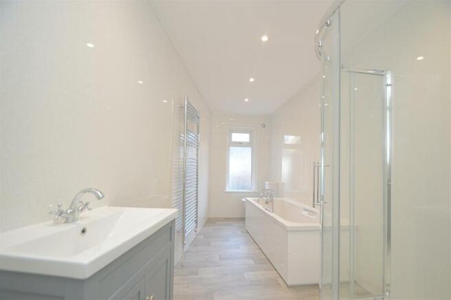 Bathroom1.jpg