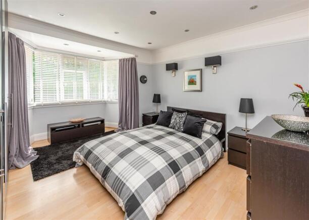 110 Springhill Lane-bed1.jpg
