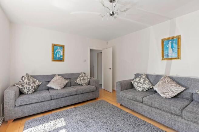 4 bed Detached for sale Image 5