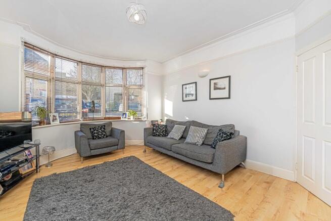 111b Wood Lane, Isleworth, Middlesex, TW7 5EG