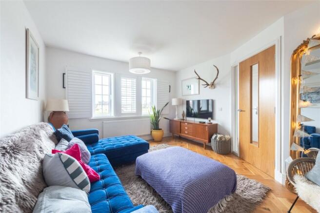 12 Farquharson Rest,