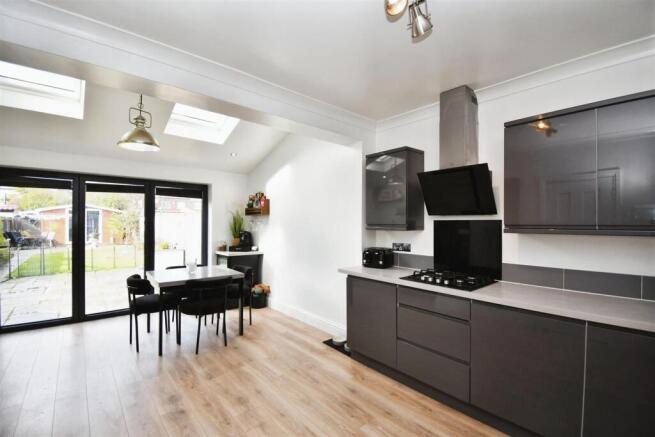 Kitchen / dining room