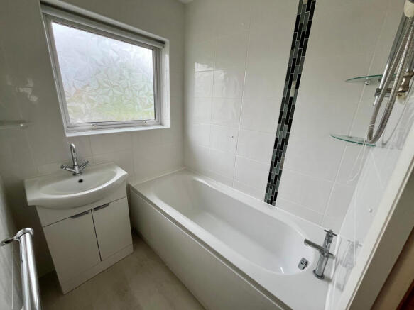 3 bed Terraced for sale Image 9