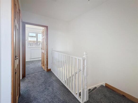 3 bed House for sale Image 8