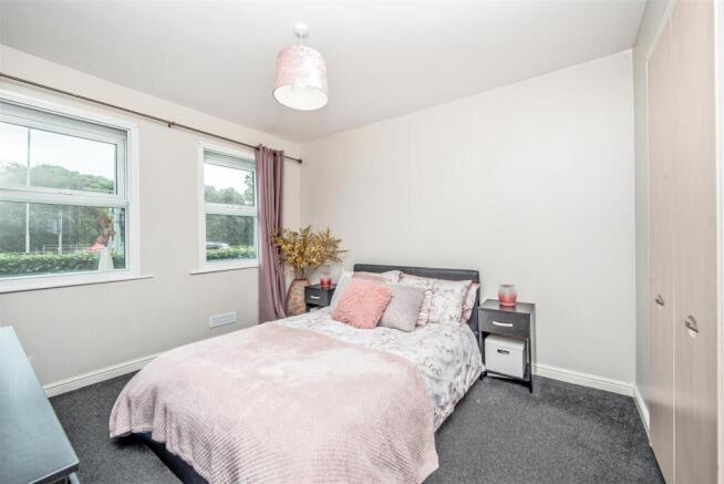2 bed Flat for sale Image 11