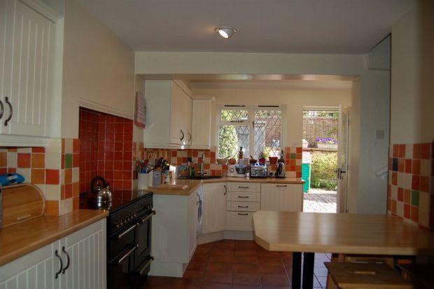 KITCHEN/BREAKFAST ROOM