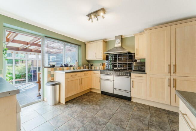 3 bed Semi-Detached for sale Image 9