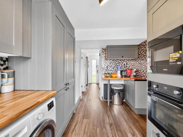4 bed Semi-Detached for sale Image 7