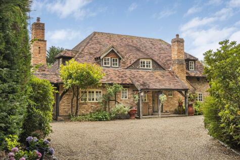Scotts Grove Road, Chobham, Woking, Surrey, GU24