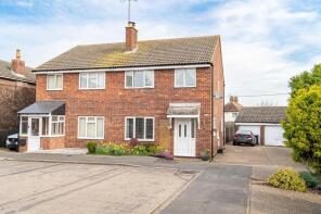 62, Rayfield Close, Barnston CM6 1PJ