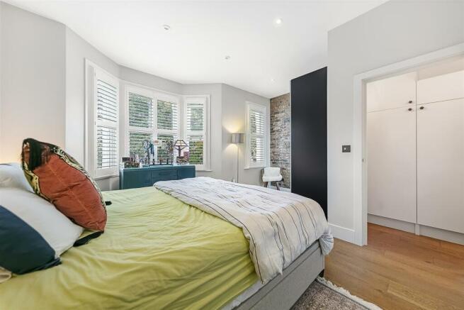17619_00588607.jpg