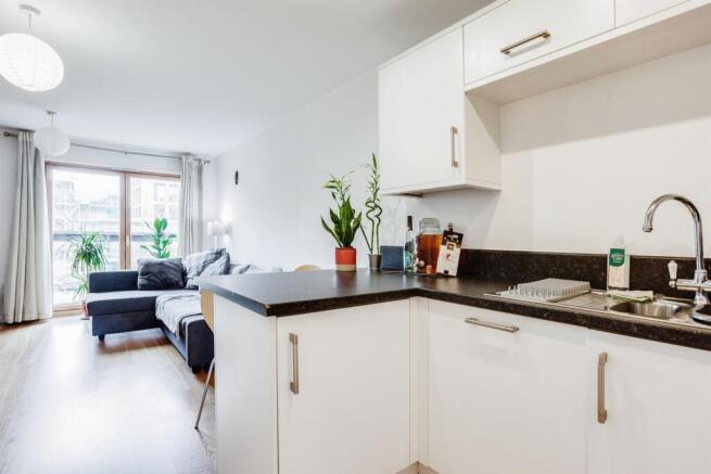 1 bed Flat for sale Image 6