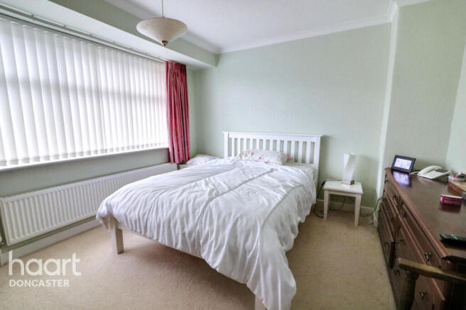 3 bed Semi-Detached for sale Image 10