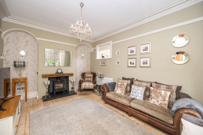 5 bed Detached for sale Image 11