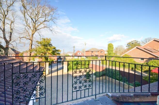 FIrst Floor Balcony - Newport - Isle of Wight Esta