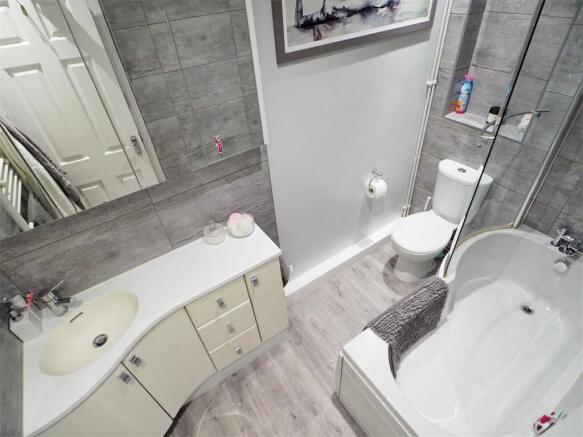 Stylish Ground Floor Bathroom  558