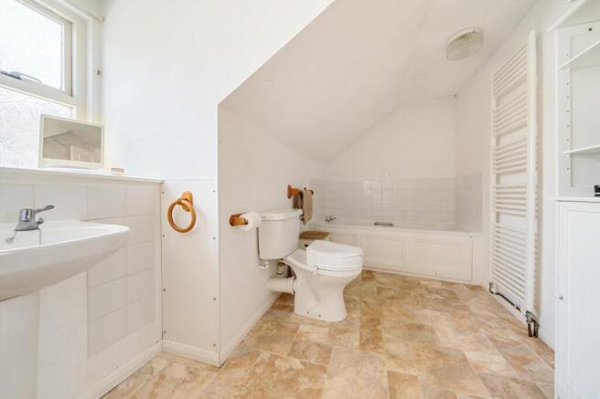 Family Bathroom (2)
